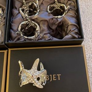 LObjet platinum with white Swarovski crystals Napkin holders